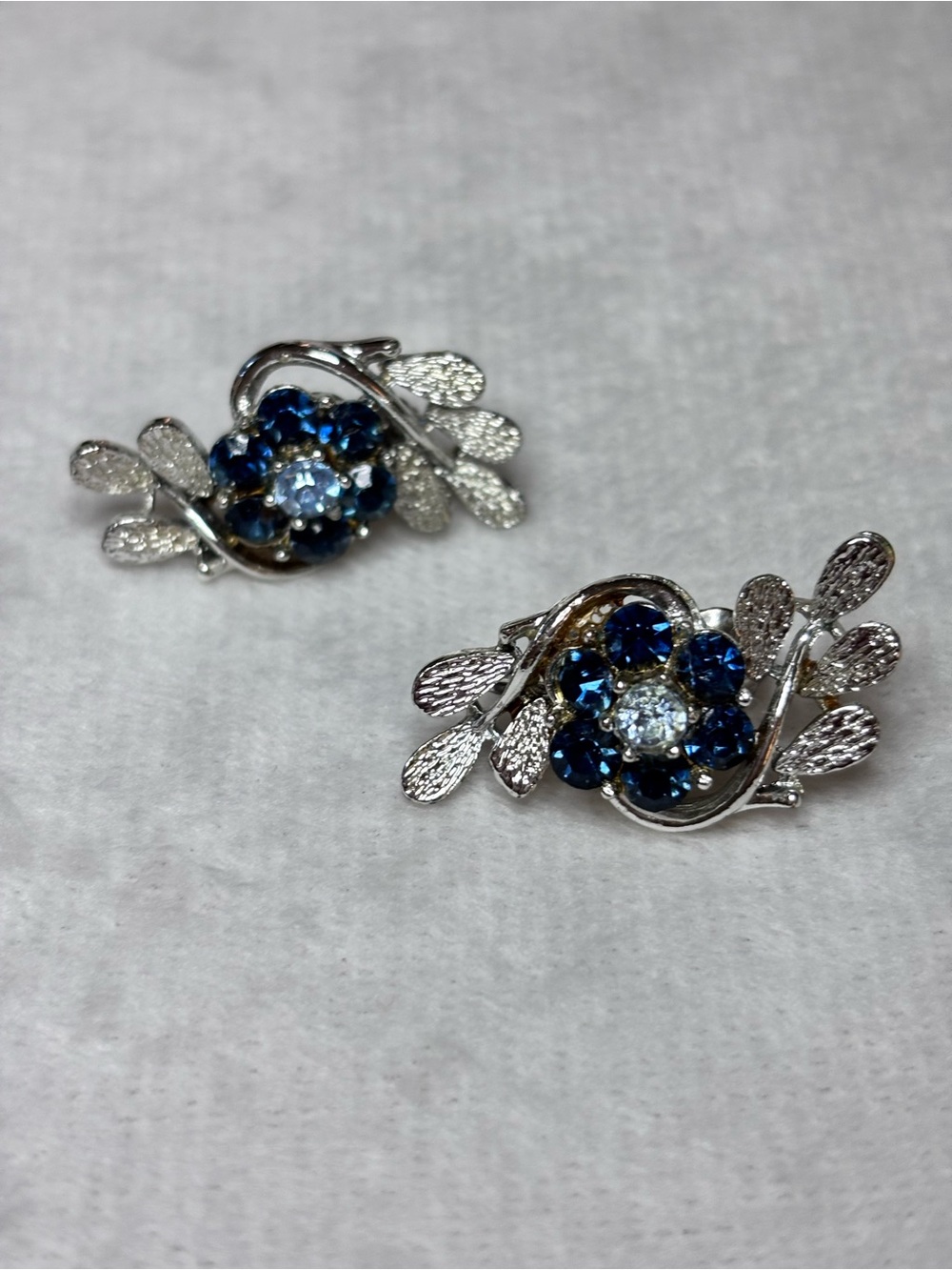 Vintage Signed CORO Sapphire Blue Rhinestone Floral Clip Earrings
